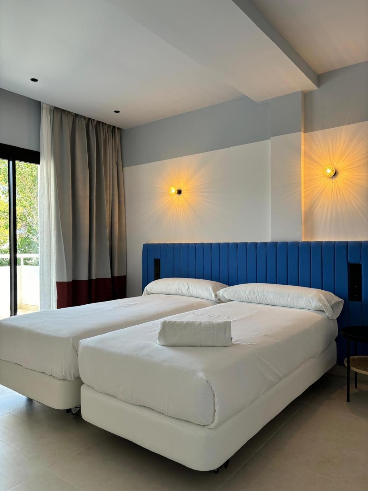 Apartamentos Sofia Es Canar  Bagian luar foto