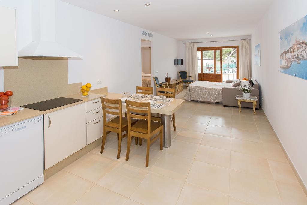 Apartamentos Sofia Es Canar  Bagian luar foto