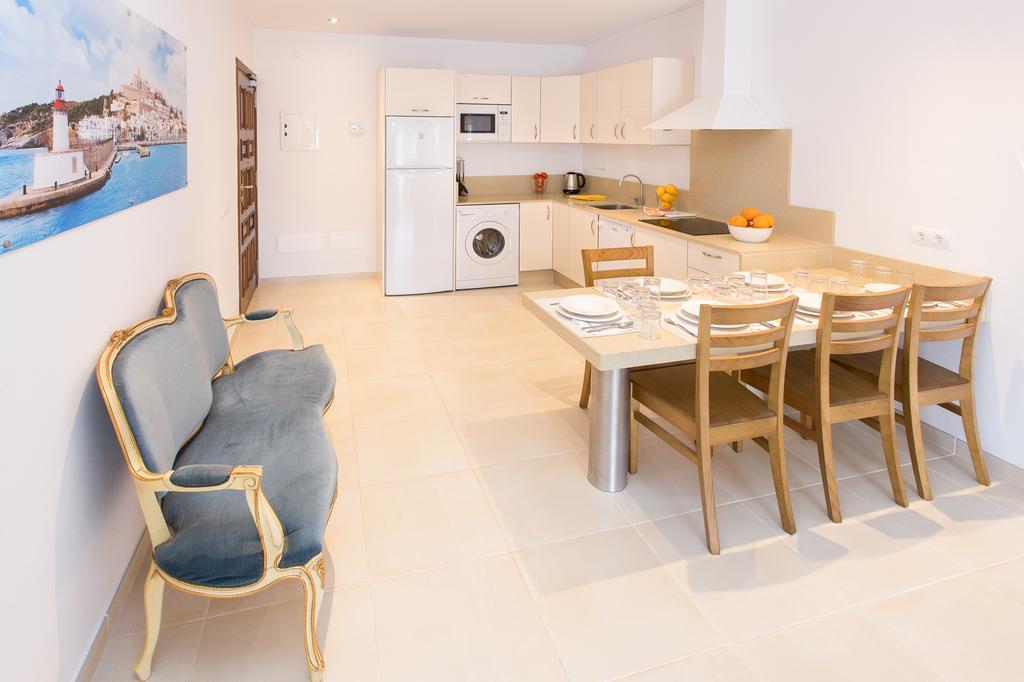 Apartamentos Sofia Es Canar  Bagian luar foto
