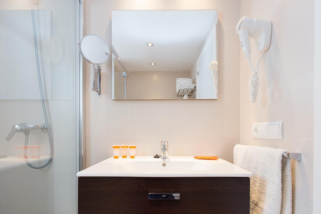 Apartamentos Sofia Es Canar  Bagian luar foto