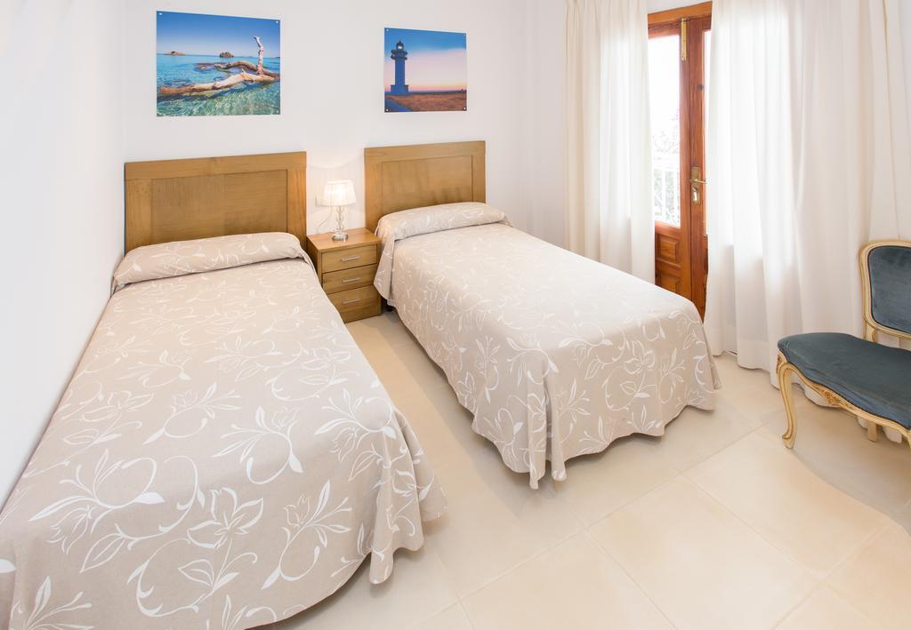 Apartamentos Sofia Es Canar  Bagian luar foto