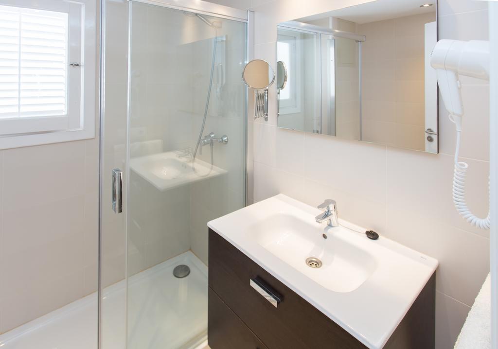 Apartamentos Sofia Es Canar  Bagian luar foto