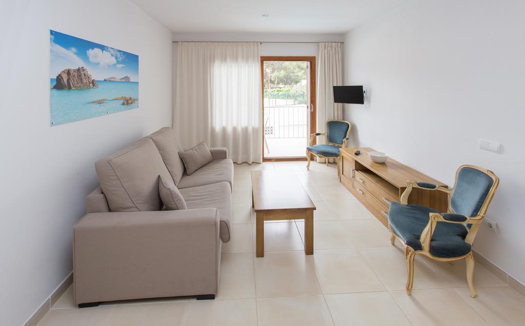 Apartamentos Sofia Es Canar  Bagian luar foto